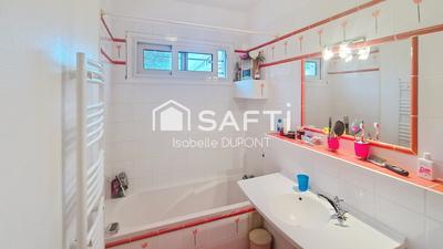 Maison - 98 m² - 5 pièces