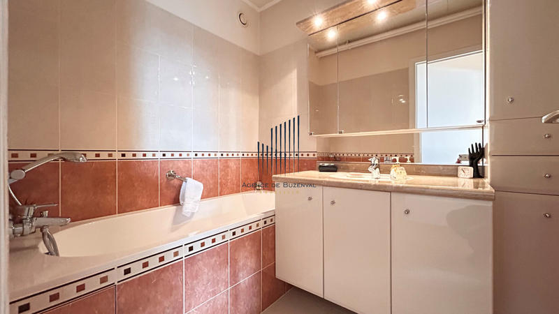 Appartement - 83 m² - 4 pièces