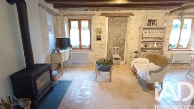 Maison - 90 m² - 4 pièces
