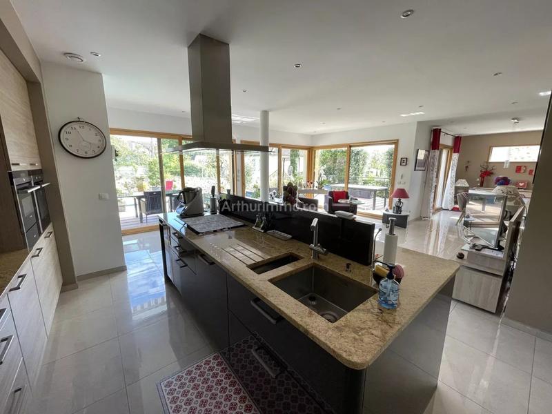 Maison - 197 m² - 7 pièces