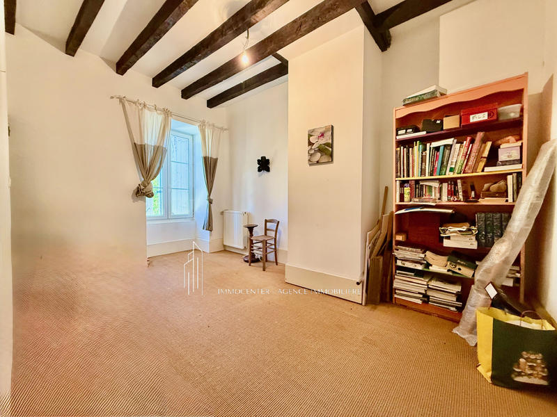 Propriété - 163 m² - 9 pièces
