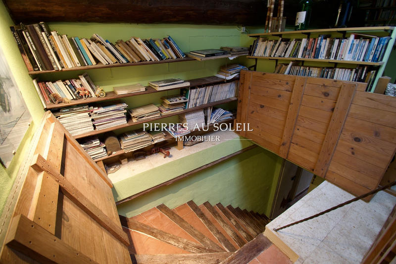 Propriété - 250 m² - 8 pièces