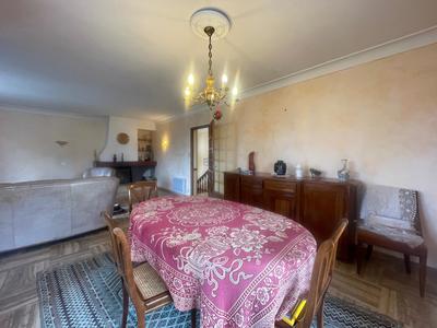 Maison - 143 m² - 6 pièces