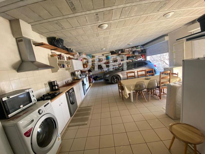 Villa - 212 m² - 8 pièces