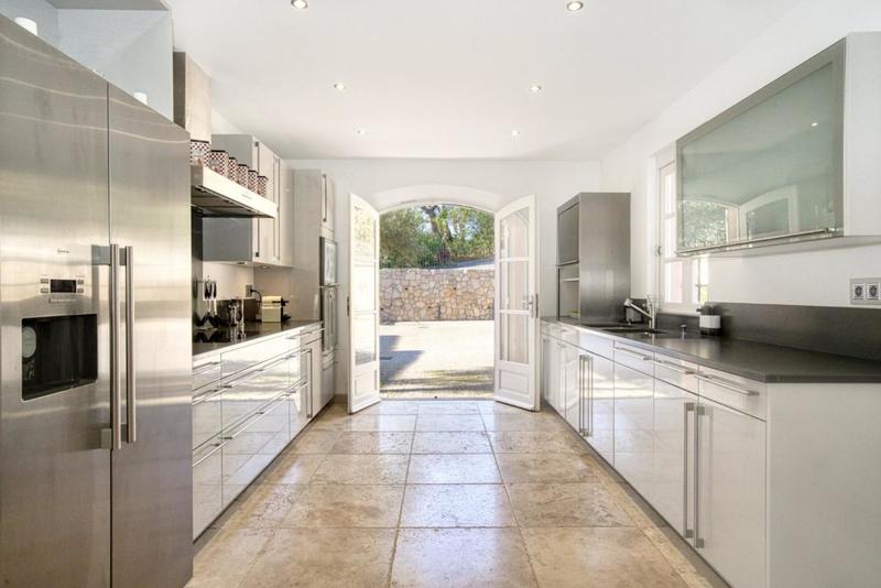 Villa - 303 m² - 6 pièces