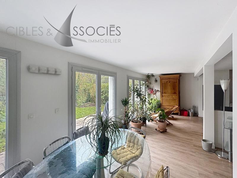 Maison contemporaine - 200 m² - 6 pièces