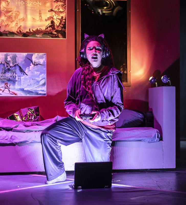 To like or not, spectacle augmenté sur l'adolescence