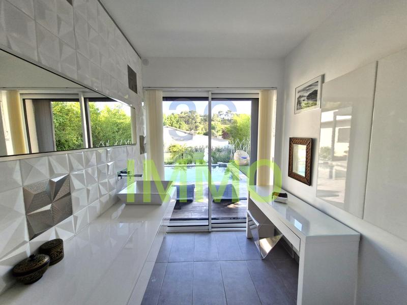 Villa - 175 m² - 6 pièces