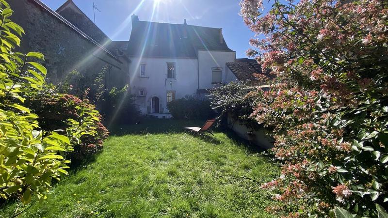 Maison - 343 m² - 12 pièces