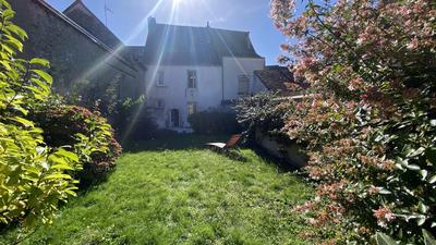 Maison - 343 m² - 12 pièces