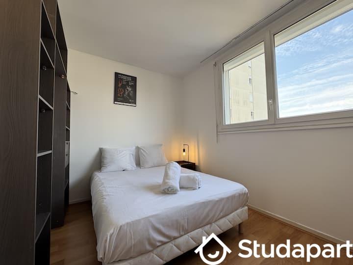 Chambre - 12 m² - 1 pièce