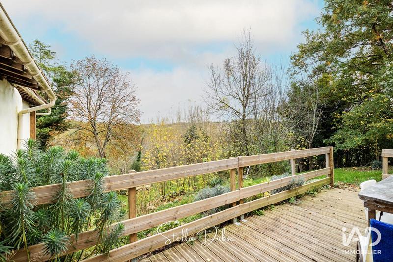 Maison - 239 m² - 8 pièces