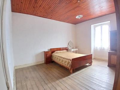 Maison - 104 m² - 5 pièces