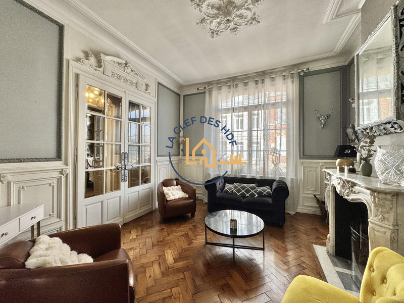 Maison - 215 m² - 7 pièces