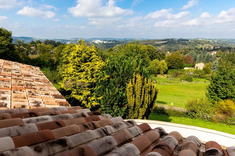 Maison - 238 m² - 8 pièces