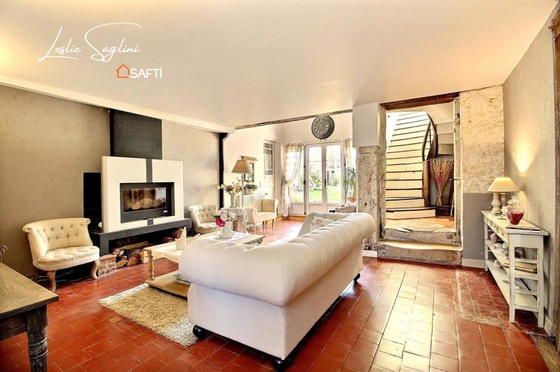 Maison - 462 m² - 17 pièces