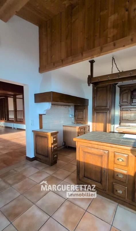 Villa - 214 m² - 6 pièces