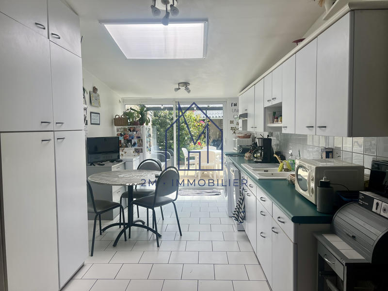 Immeuble - 240 m² - 7 pièces