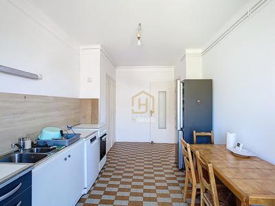 Appartement - 77 m² - 3 pièces