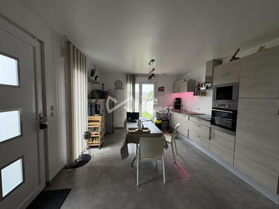 Maison - 91 m² - 6 pièces