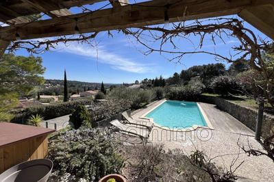 Villa - 161 m² - 6 pièces