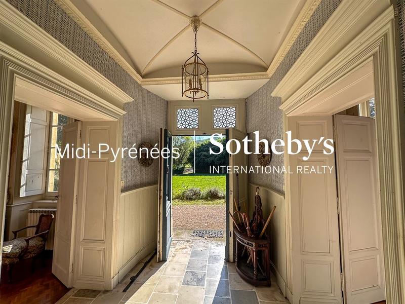 Château - 515 m² - 18 pièces