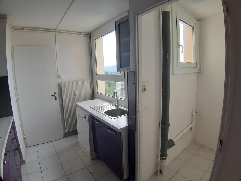 Appartement - 81 m² - 5 pièces