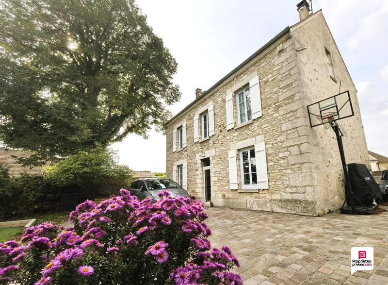 Maison - 162 m² - 8 pièces