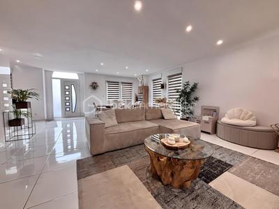 Pavillon - 100 m² - 5 pièces