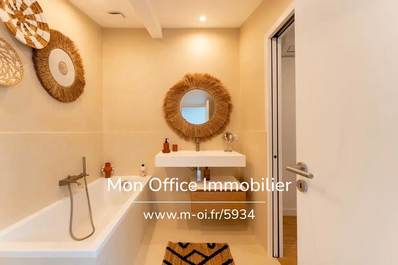 Loft - 140 m² - 4 pièces