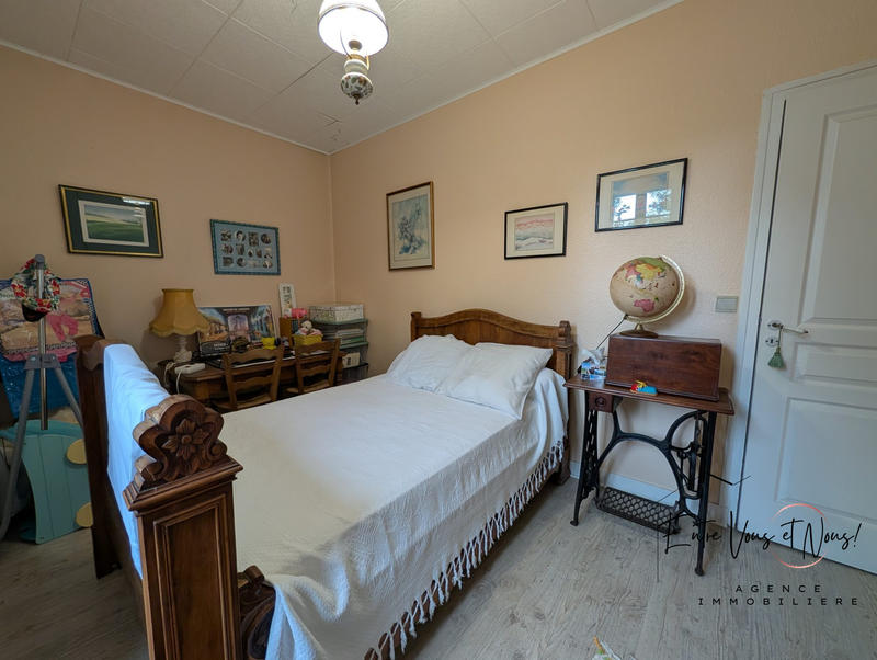 Maison - 290 m² - 9 pièces