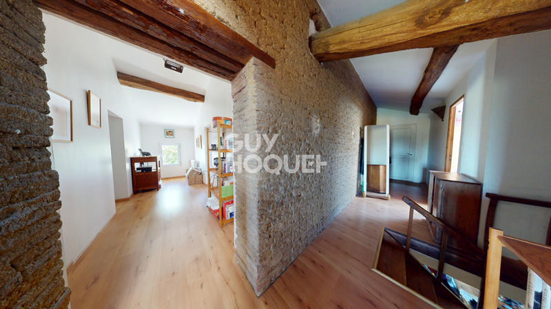 Maison - 225 m² - 7 pièces