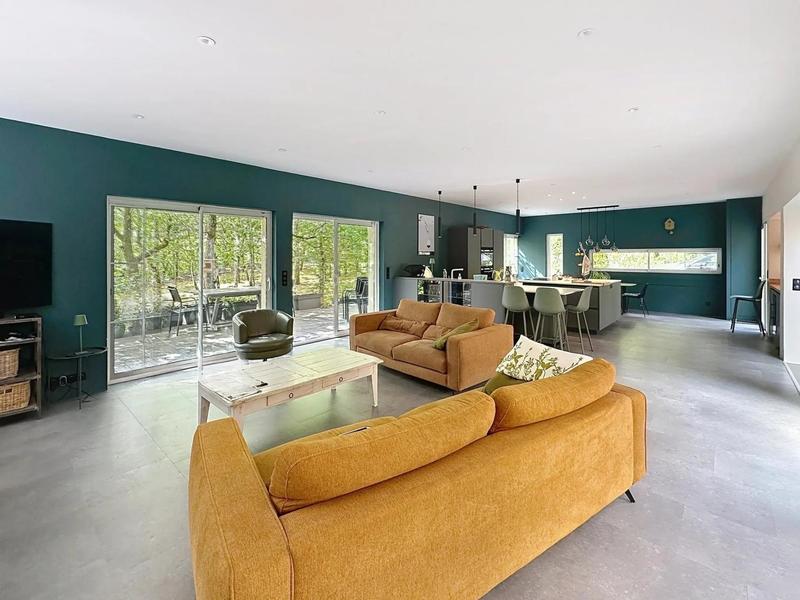 Maison - 320 m² - 9 pièces