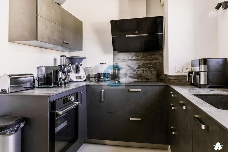 Appartement - 100 m² - 5 pièces