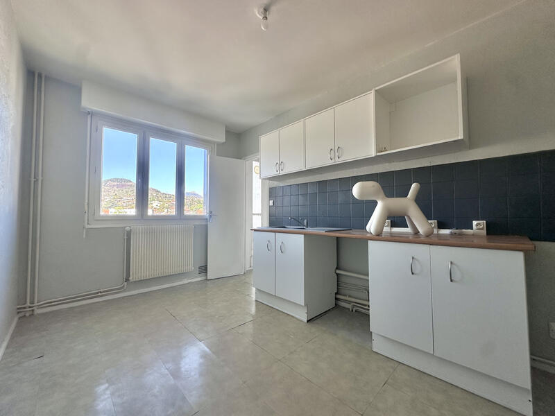 Appartement - 81 m² - 4 pièces