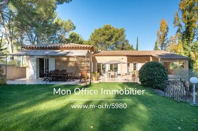 Propriété - 250 m² - 7 pièces