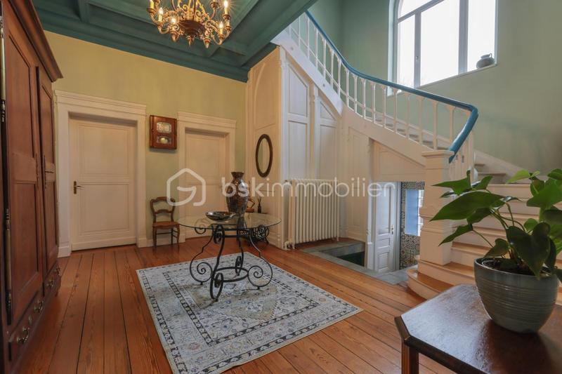 Maison de maîtres - 300 m² - 8 pièces