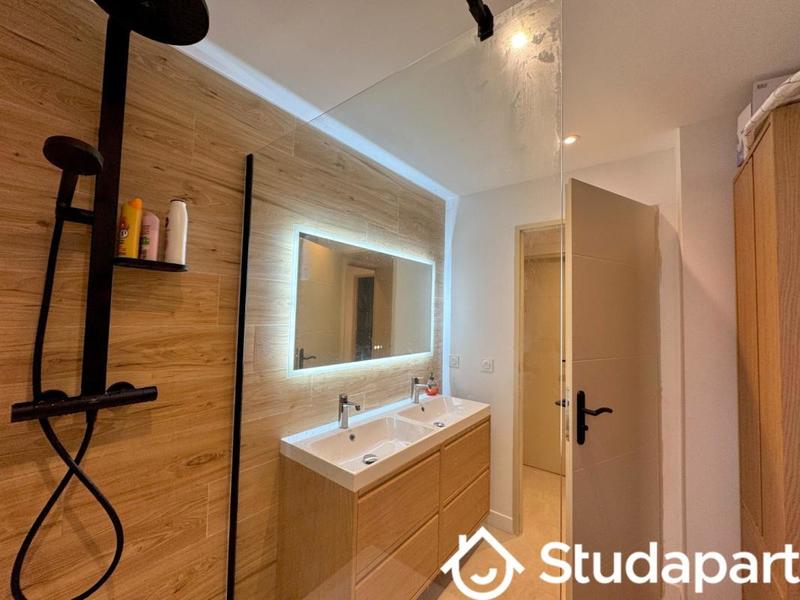 Chambre - 9 m² - 1 pièce