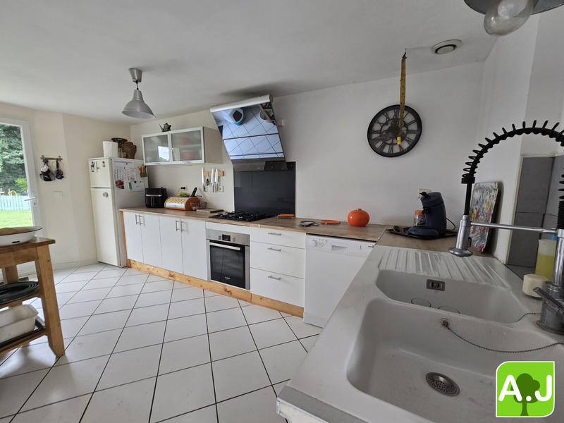 Maison - 90 m² - 4 pièces