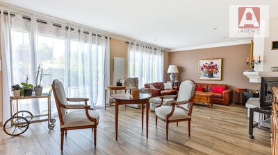 Maison - 180 m² - 7 pièces