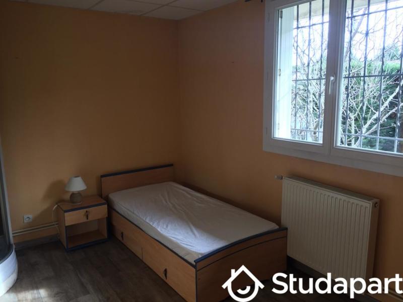 Chambre - 13 m² - 1 pièce