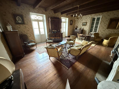 Maison - 200 m² - 5 pièces