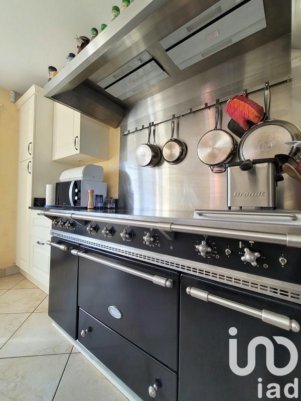 Maison - 400 m² - 9 pièces