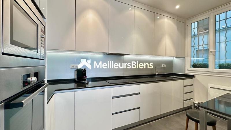 Appartement bourgeois - 86 m² - 4 pièces