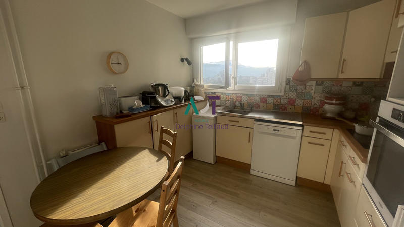 Appartement - 85 m² - 3 pièces