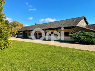 Maison - 230 m² - 7 pièces