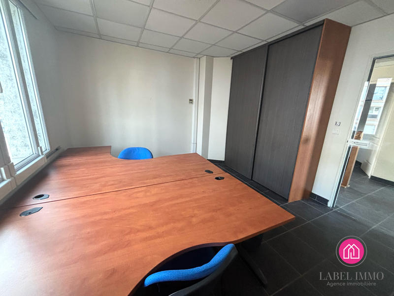 Local commercial - 196 m² - 8 pièces