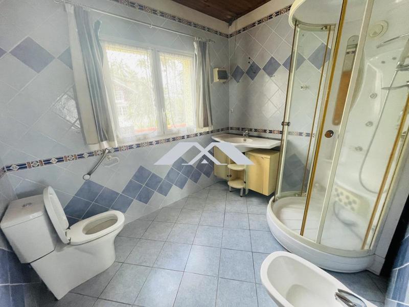 Villa - 254 m² - 7 pièces