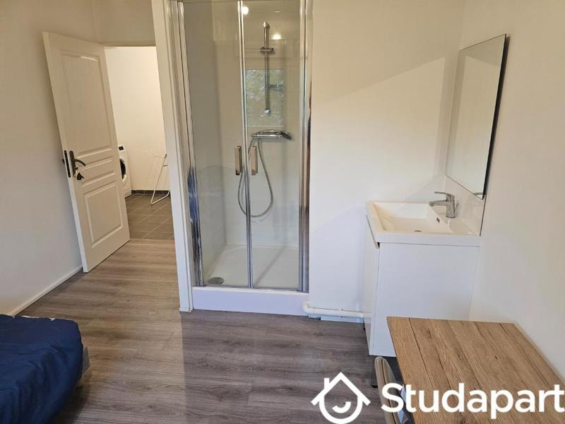 Chambre - 11 m² - 1 pièce