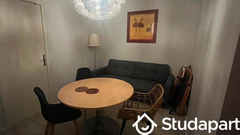 Chambre - 10 m² - 1 pièce